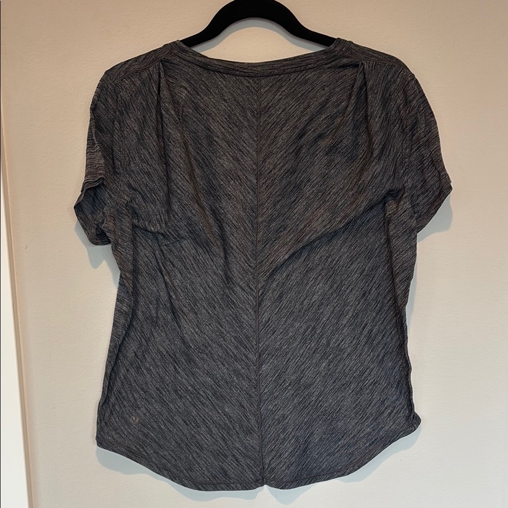 Lululemon Athletica Gray Fitted Short Sleeve U Neck T-Shirt Medium - Picture 2 of 3